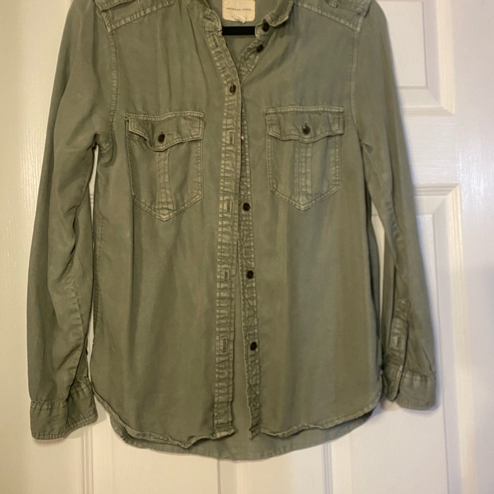 American Eagle Olive Green Button-Up Shirt